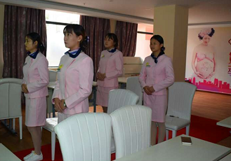 赣州安太妇产医院提升医疗服务质量进行导医礼仪培训